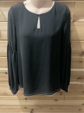 Express Long-Sleeve Keyhole Blouse with Balloon Sleeves